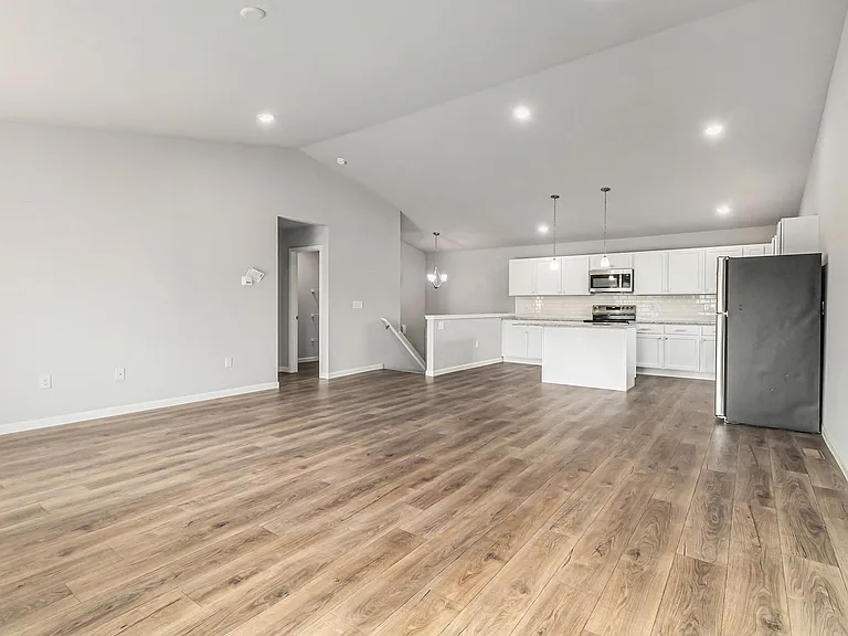 973 Vertex Cir — Photo 3