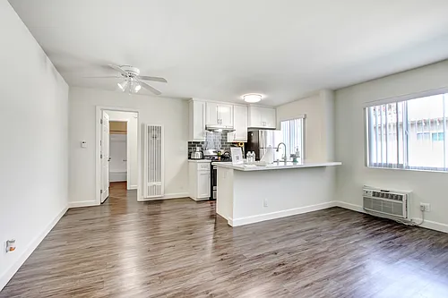6828 Kester Ave #107 Photo 1
