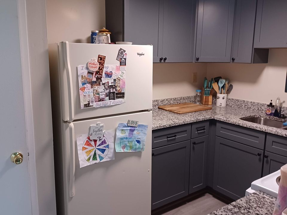 1st image of 225 Chalmers Ct #3D
