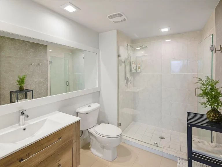 18800 NE 29th Ave #704 — Photo 19