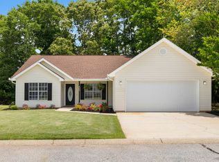 400 Hill Ln, Mauldin, SC 29662