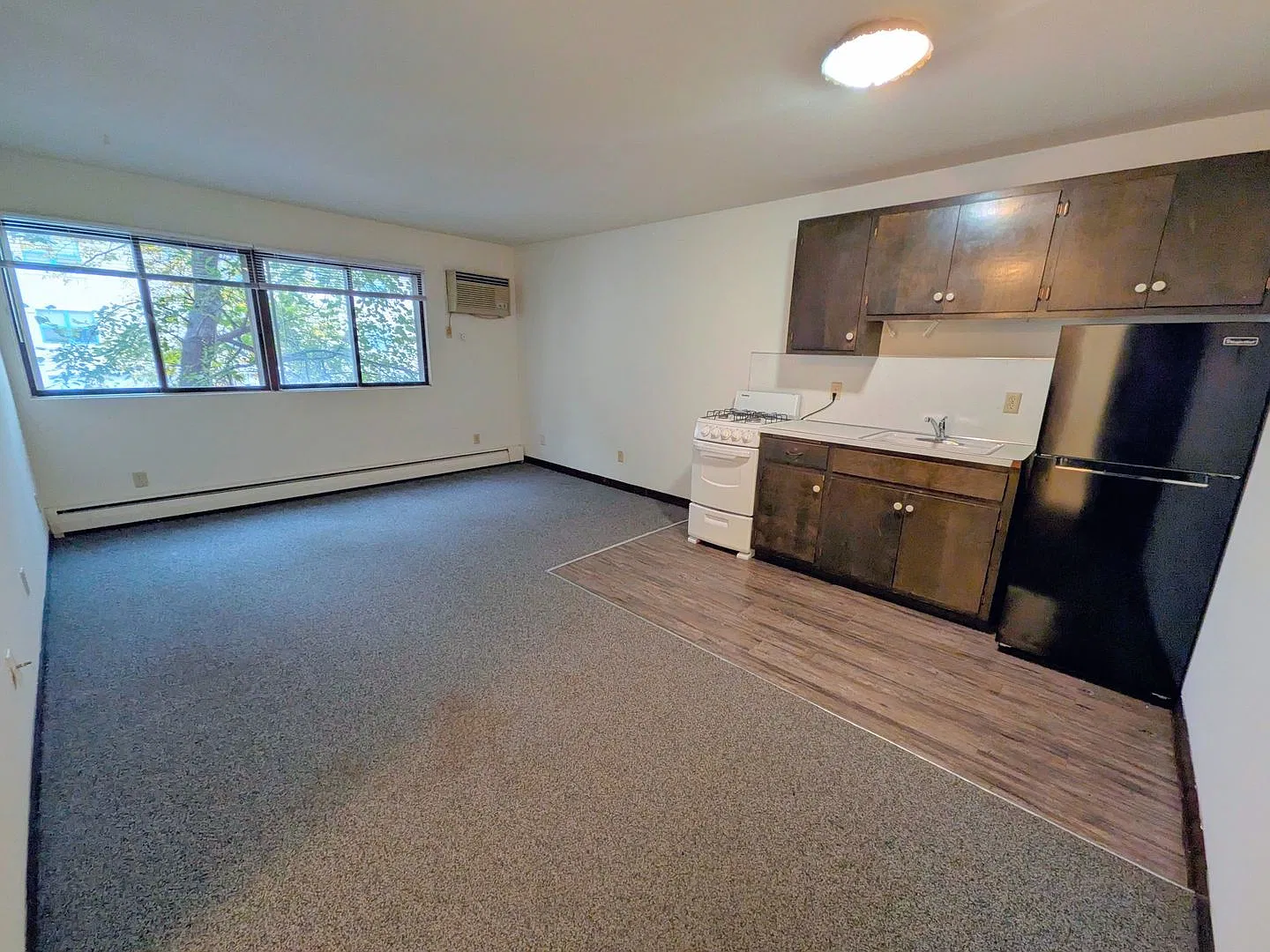 615 Ontario Street SE — Photo 3