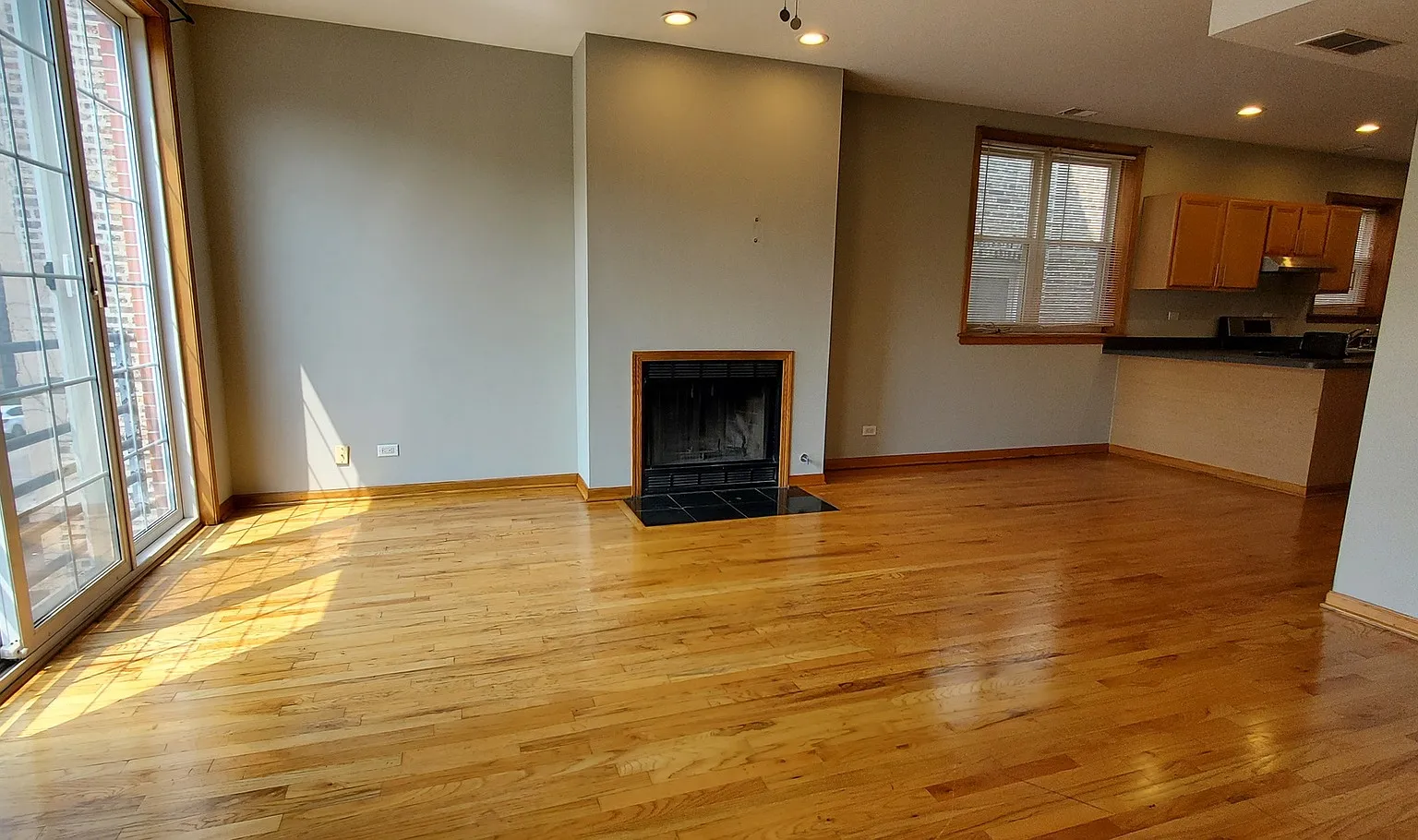 2 bed, $2,200 — Photo 3