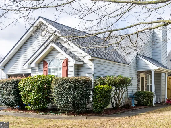 11 Montclair Ct, Cartersville, GA 30121