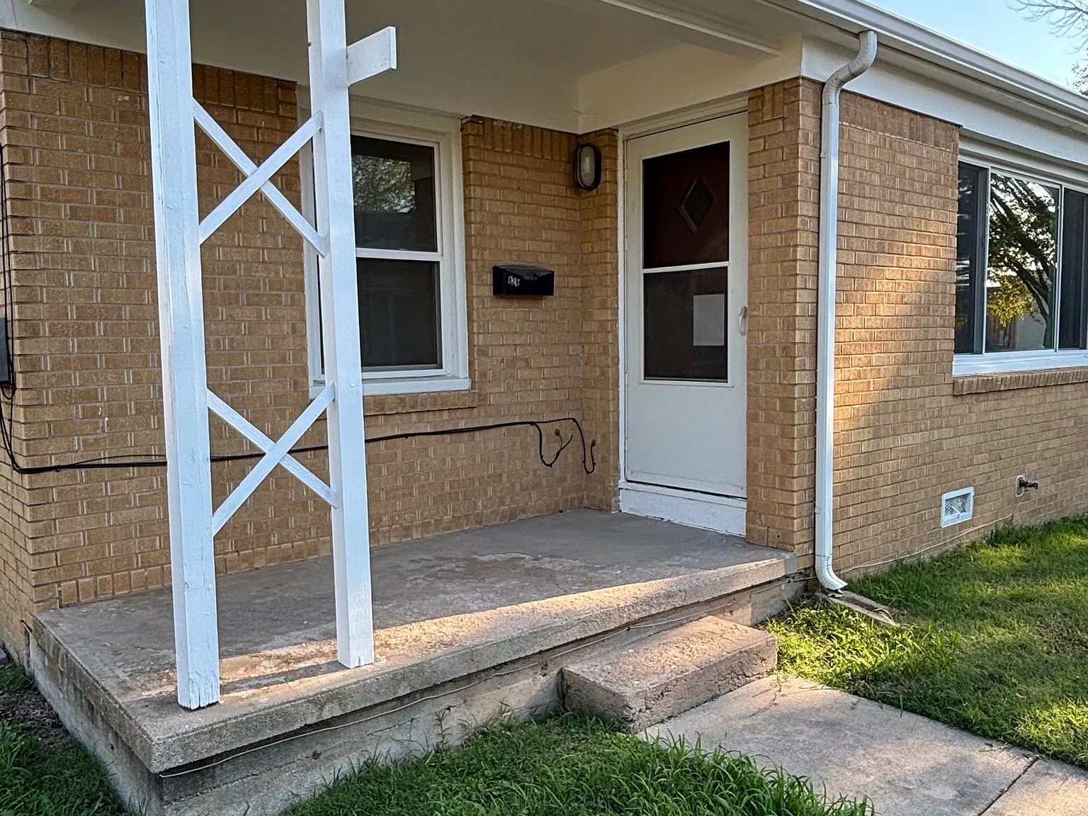 829 South Hillcrest Street - 1 — Photo 1