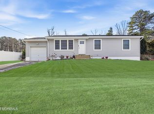 17 Bass Place, Howell, NJ 07731