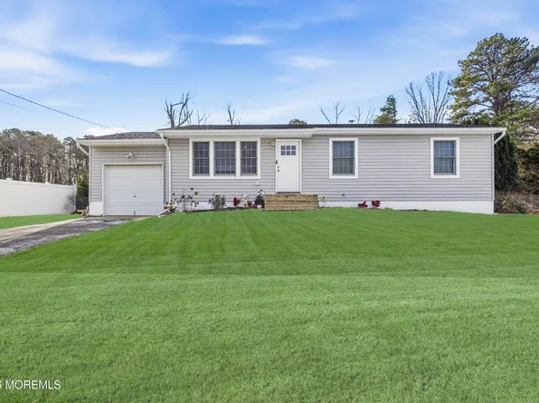 17 Bass Place, Howell, NJ 07731