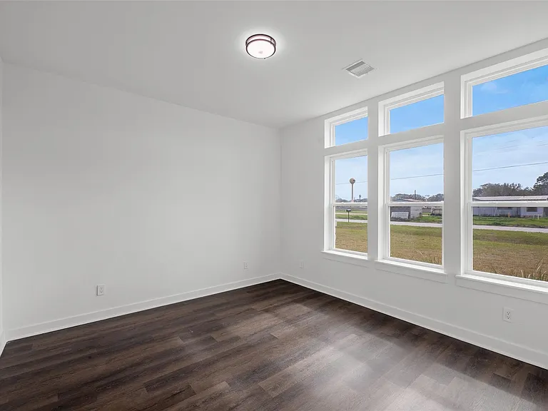 7440 Avenue E — Photo 5