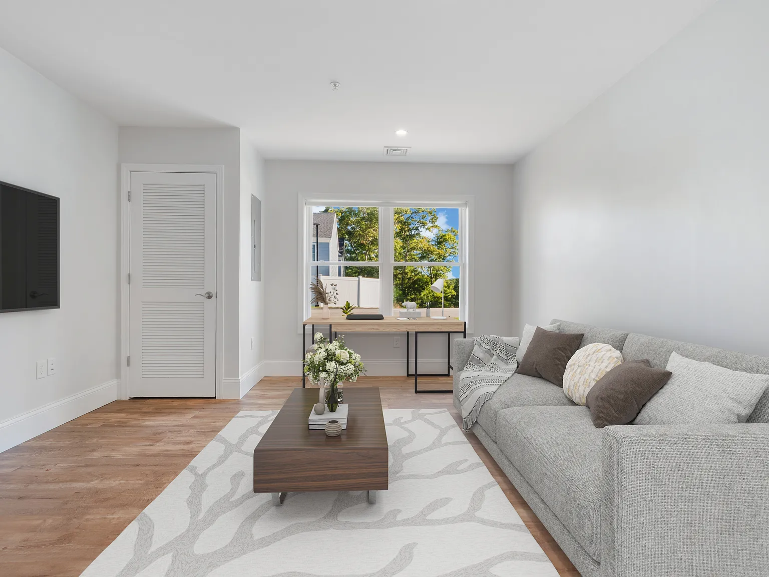 1 bed, 700 sqft, $2,300 — Photo 2