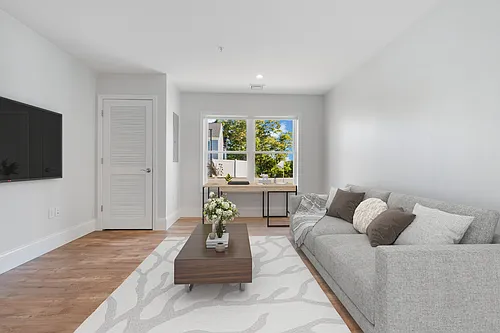 21 Paul Francis Way Photo 1