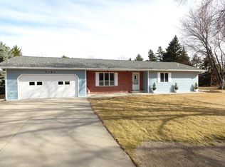 9101 S Lakeview Dr, North Platte, NE 69101