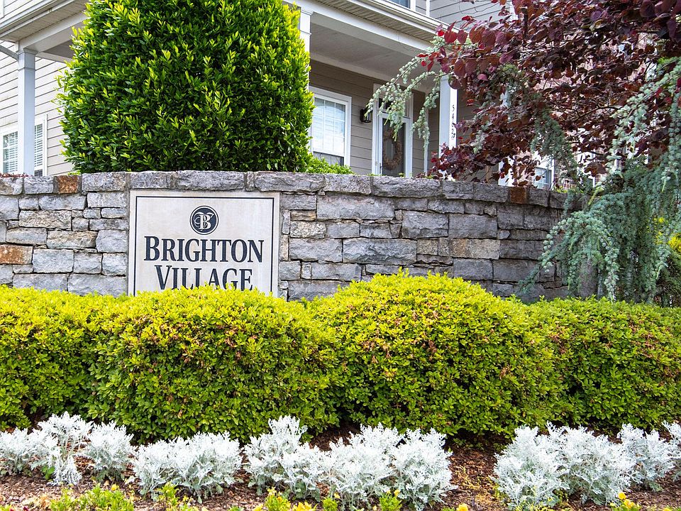 Located across from Public Library in the Heart of Nippers Corner. Convenient to Publix, Krogers, Starbucks, Walgreens, dry cleaners, restaurants, Anytime Fitness, (2) Shell Gas Stations & only 2 miles from I-65/Brentwood with Retail shopping, Fresh Marke