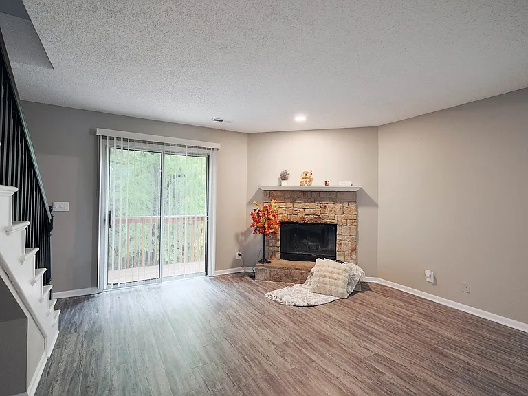 Chestnut Heights Townhomes — Photo 23