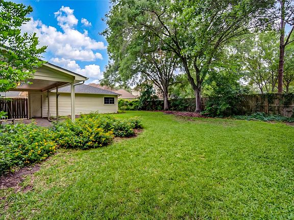 5th image of 22122 Bay Spring Dr