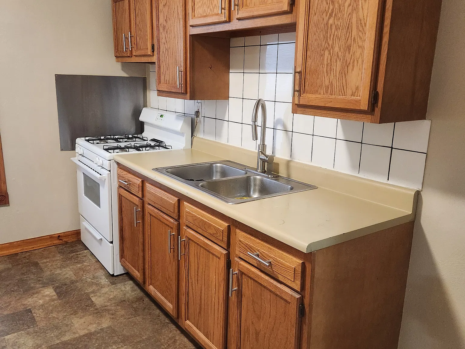 2 bed, $1,200 — Photo 1