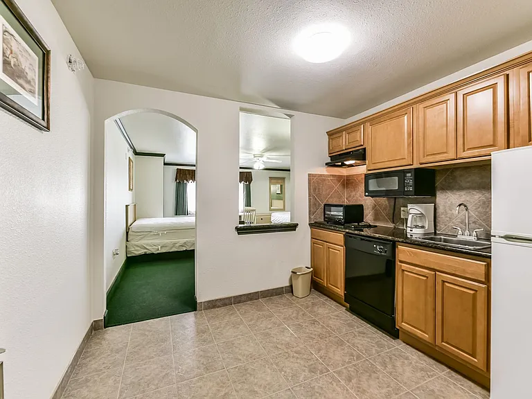 1025 Swanson St — Photo 135