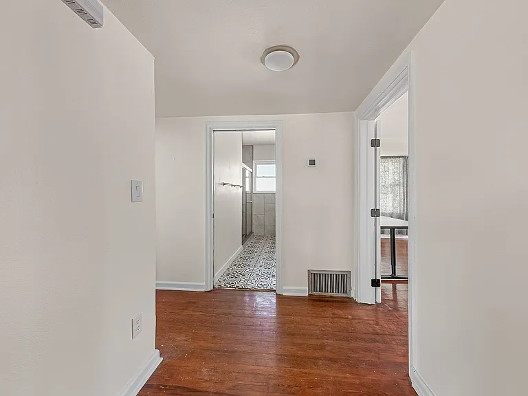 1008 Strawbridge — Photo 29