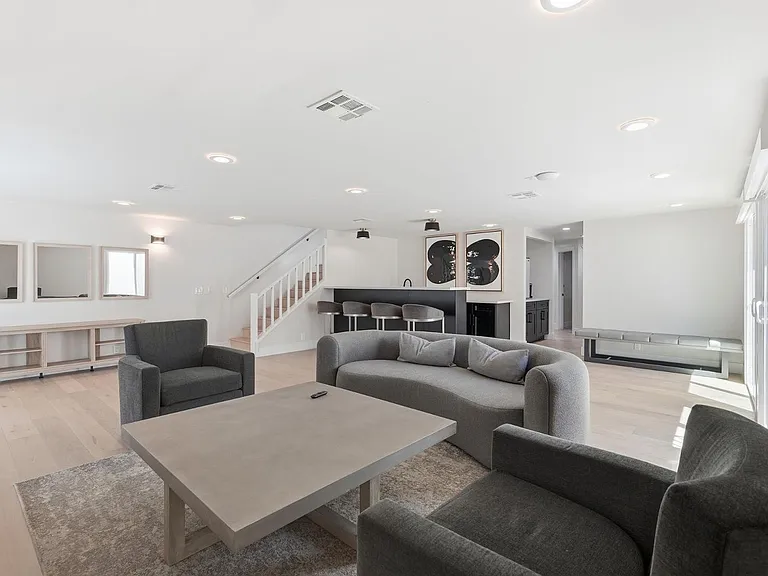 5623 E Claire Dr — Photo 34