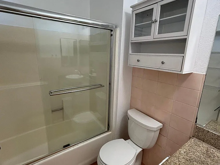 5320 Whitsett Ave #8 — Photo 39