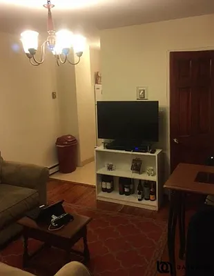 Rented by Batra Group Inc | media 39