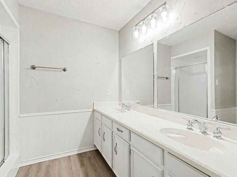 4900 Ridgeline Dr — Photo 13