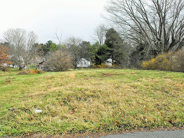 2nd image of 455 W Ridge St