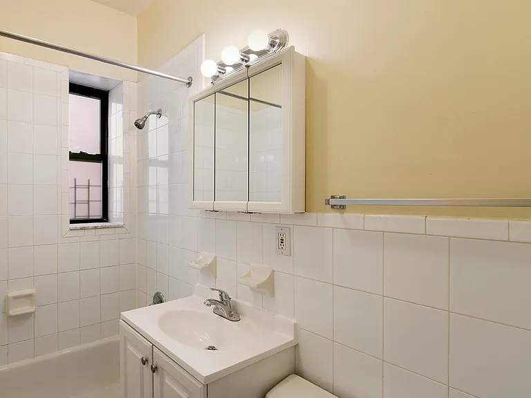 2222 Frederick Douglass Blvd #5A — Photo 6