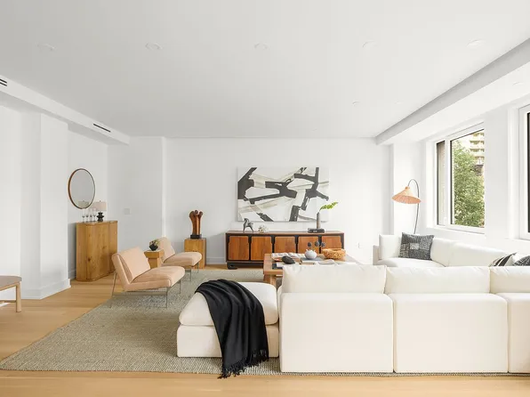 420 E 75th St #2, New York, NY 10021