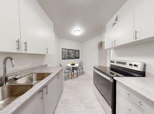 5000 Jane St, Toronto, ON M3N 2W5