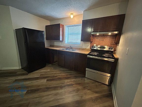 2nd image of 301 Pine Wilderness Dr