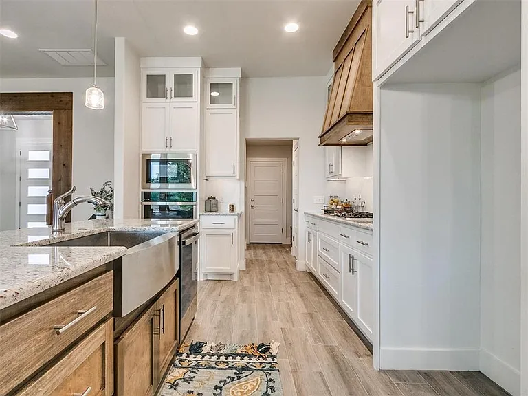 11500 Fairways Ave — Photo 21
