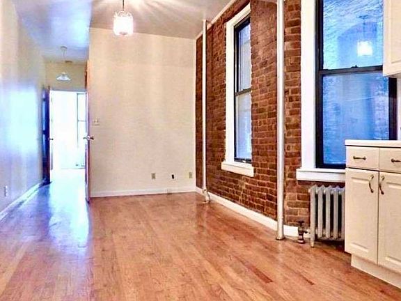 2nd image of 307 E 91st St #W2