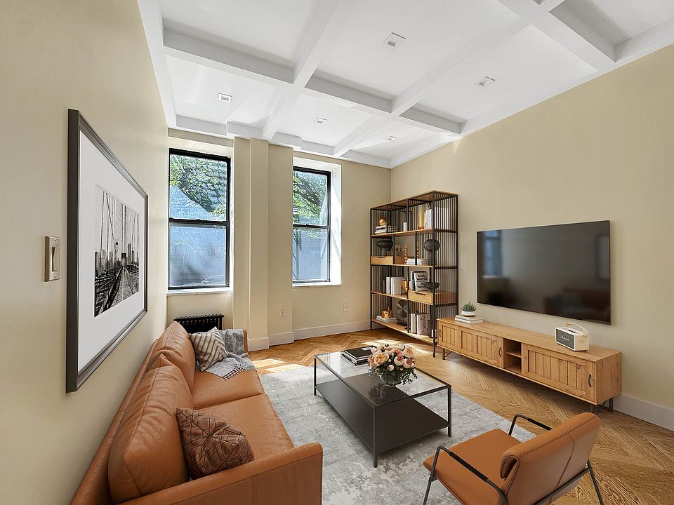 1st image of 941 Washington Ave #325