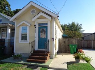 525 Derbigny St, Gretna, LA 70053