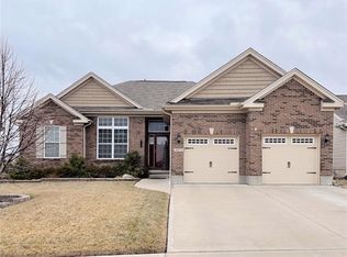 4073 Spicebush Dr, Tipp City, OH 45371