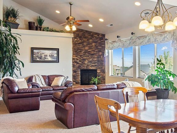 Spacious Vaulted Living Room