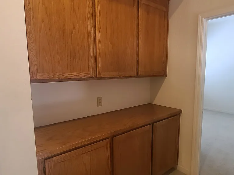 211 Kingswood Ct — Photo 10
