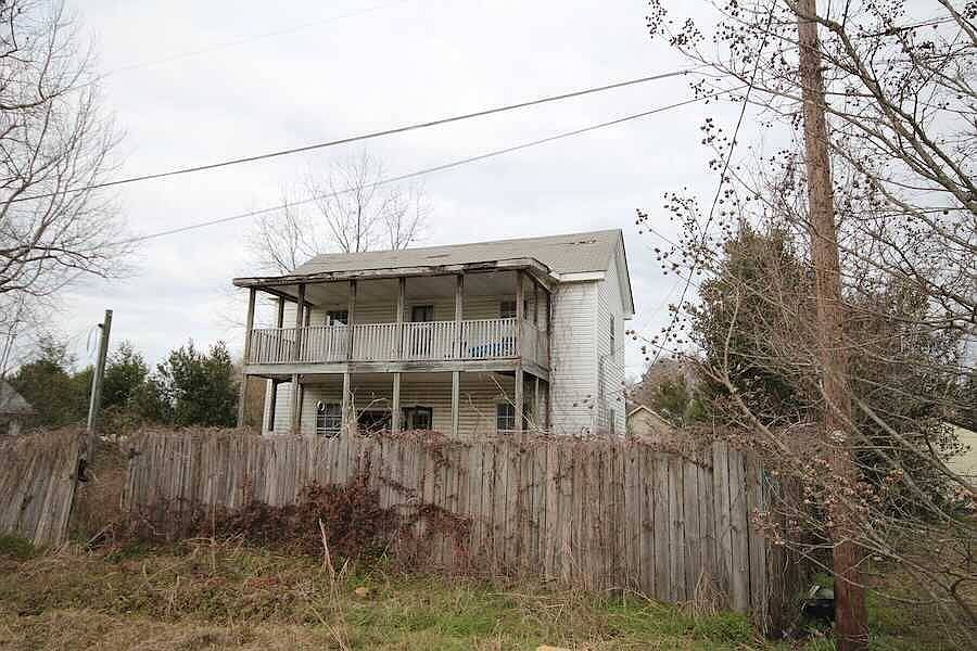 2nd image of 102 Brantley St