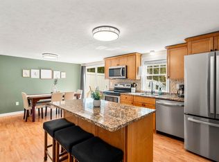 19 Deerwood Dr #B, Amherst, NH 03031
