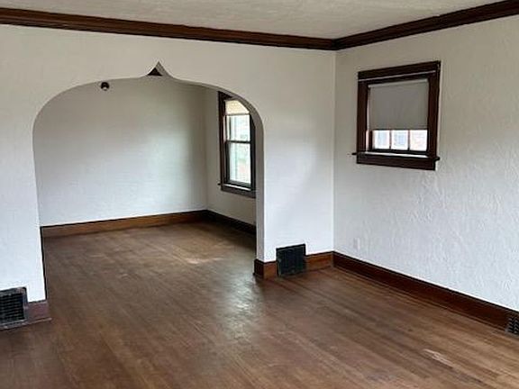 5th image of 2219 11th St #4