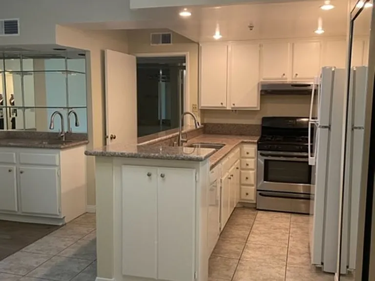 5143 Bakman Ave #102 — Photo 4