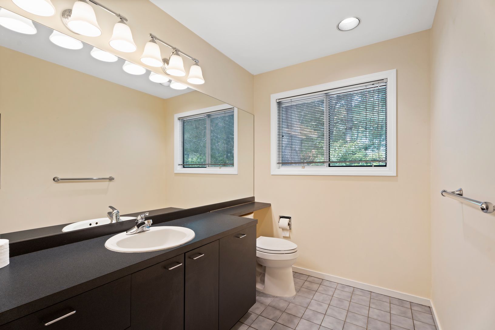  1st Fl Full Bath