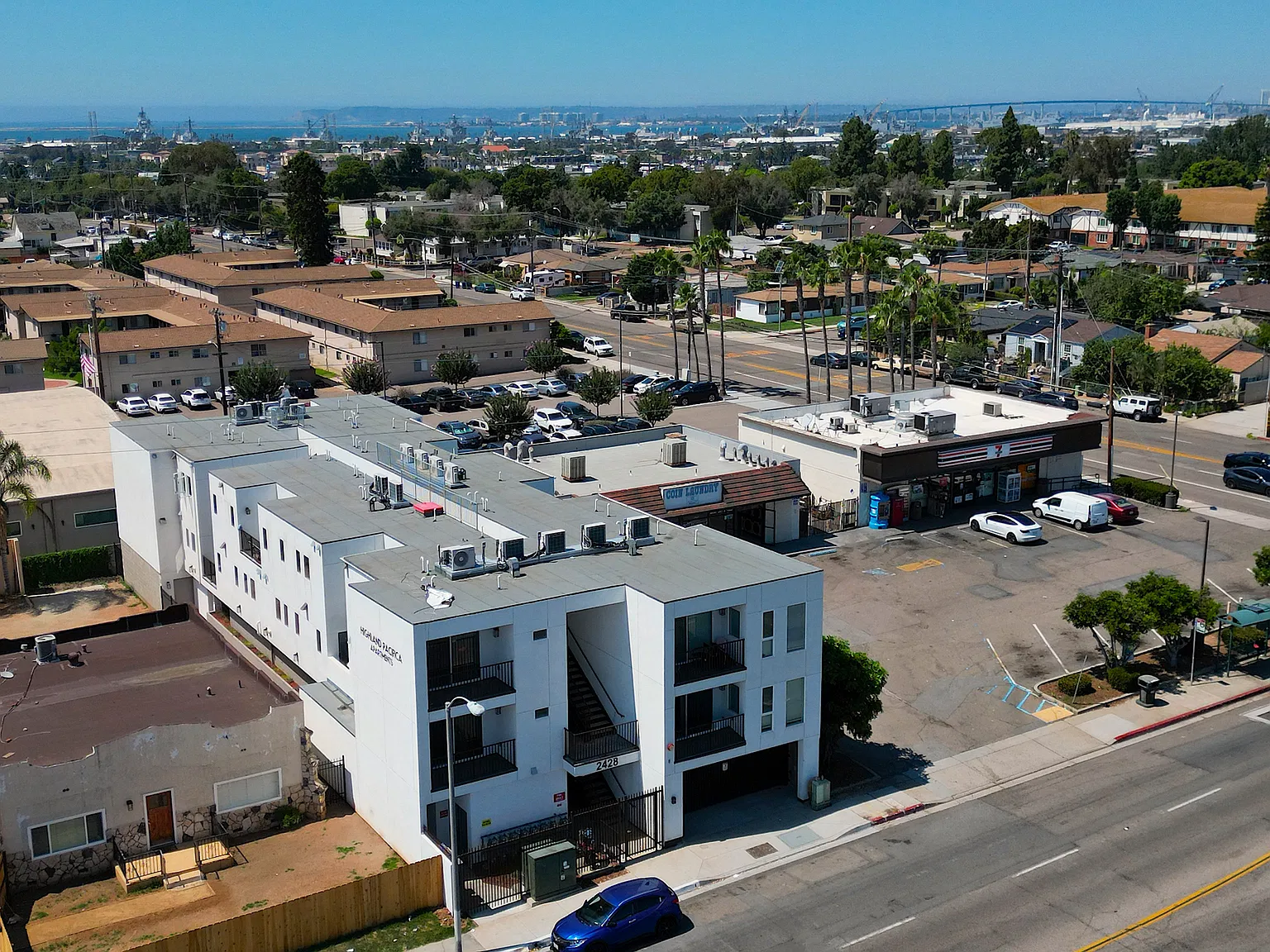 2428 Highland Ave — Photo 3