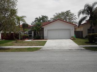122 Via Milan Ter, Davie, FL 33325