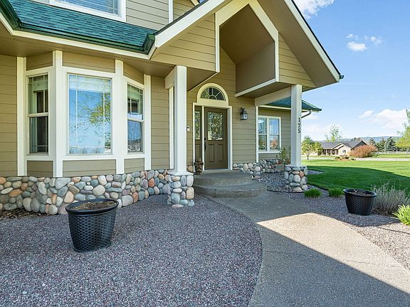3rd image of 175 Aspen Loop