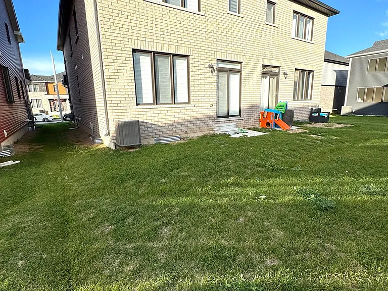 10 Sunflower Cres — Photo 48