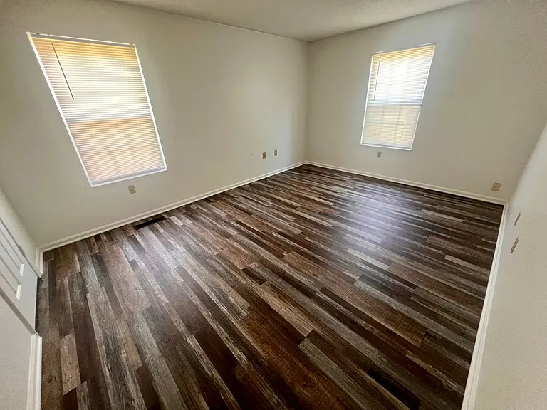 620 Oak Park Blvd #101 — Photo 24