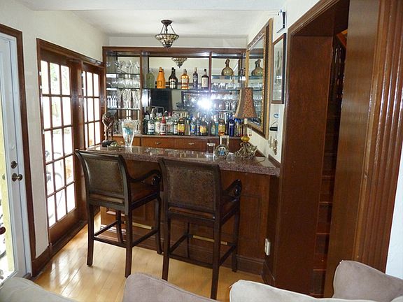 4th image of 824 SE 8th St