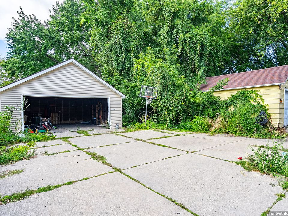 2nd image of 1017 Nebraska St