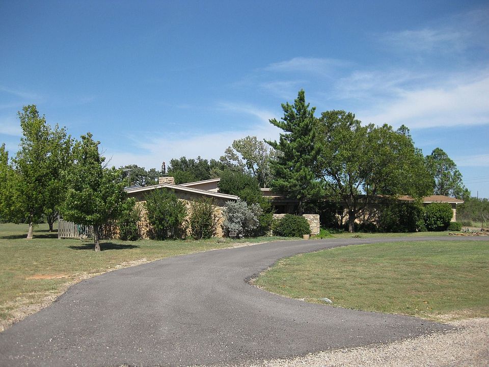 Private Horse Property at end of County Cul-de-sac